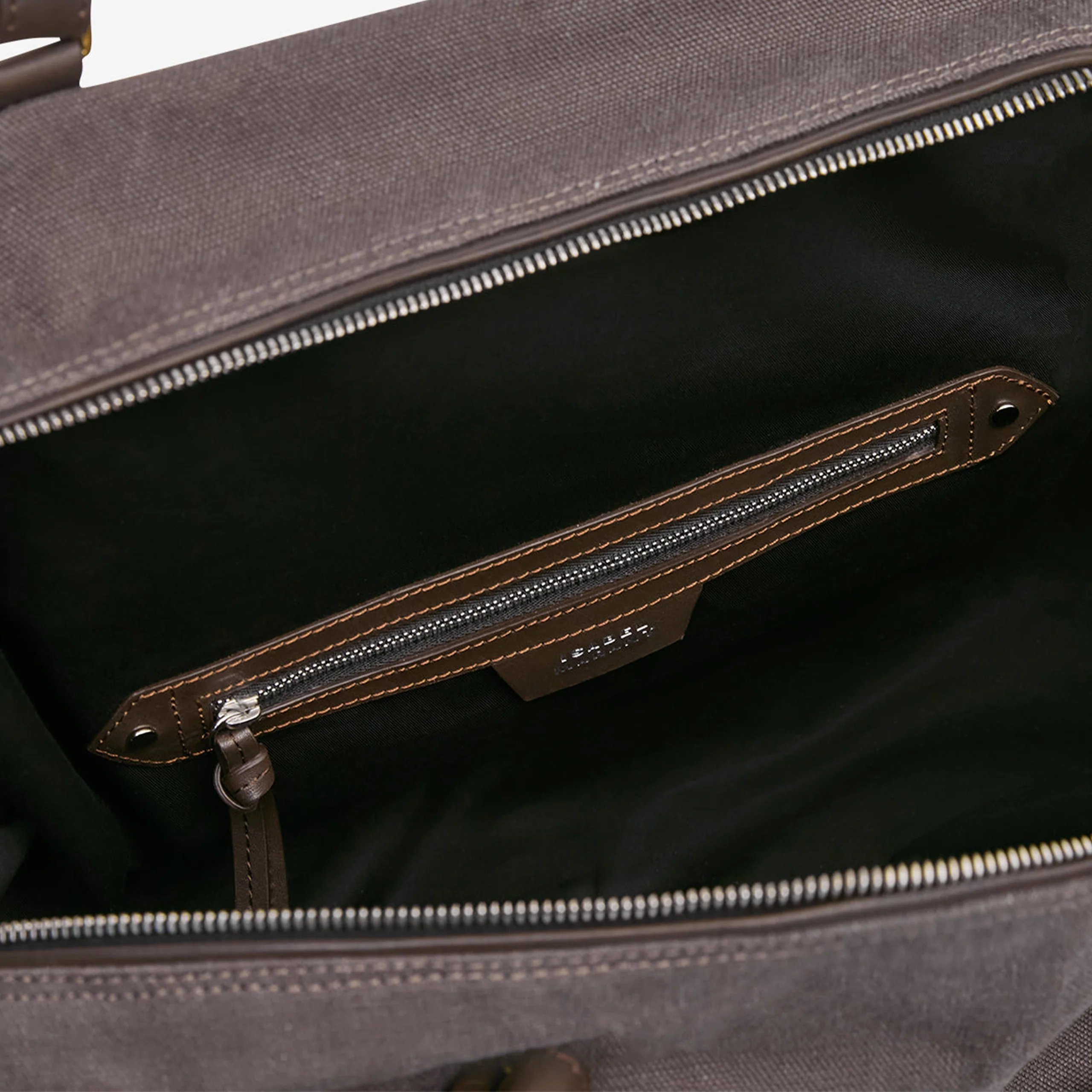 Tilpa Weekender Bag (Smoky Black) - Image 4